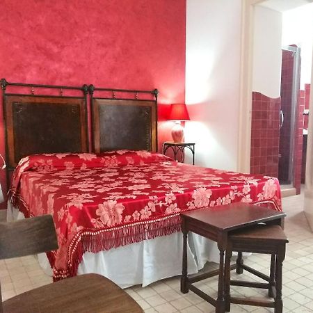 サルヴェ Anticadimora Dei Pepe Bed & Breakfast エクステリア 写真