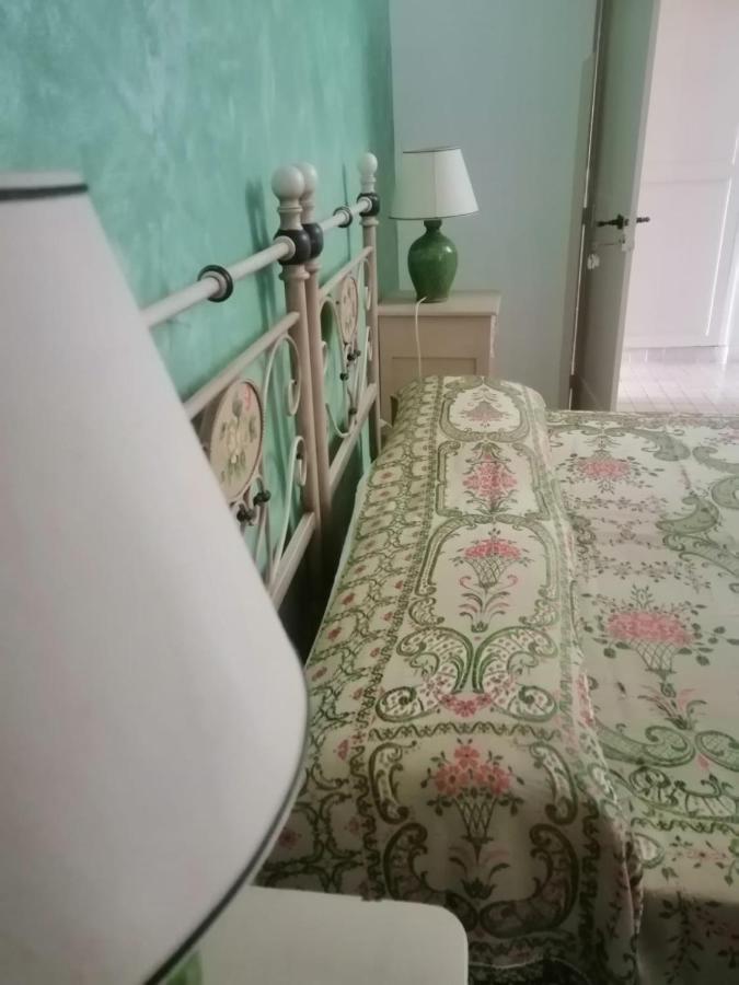 サルヴェ Anticadimora Dei Pepe Bed & Breakfast エクステリア 写真