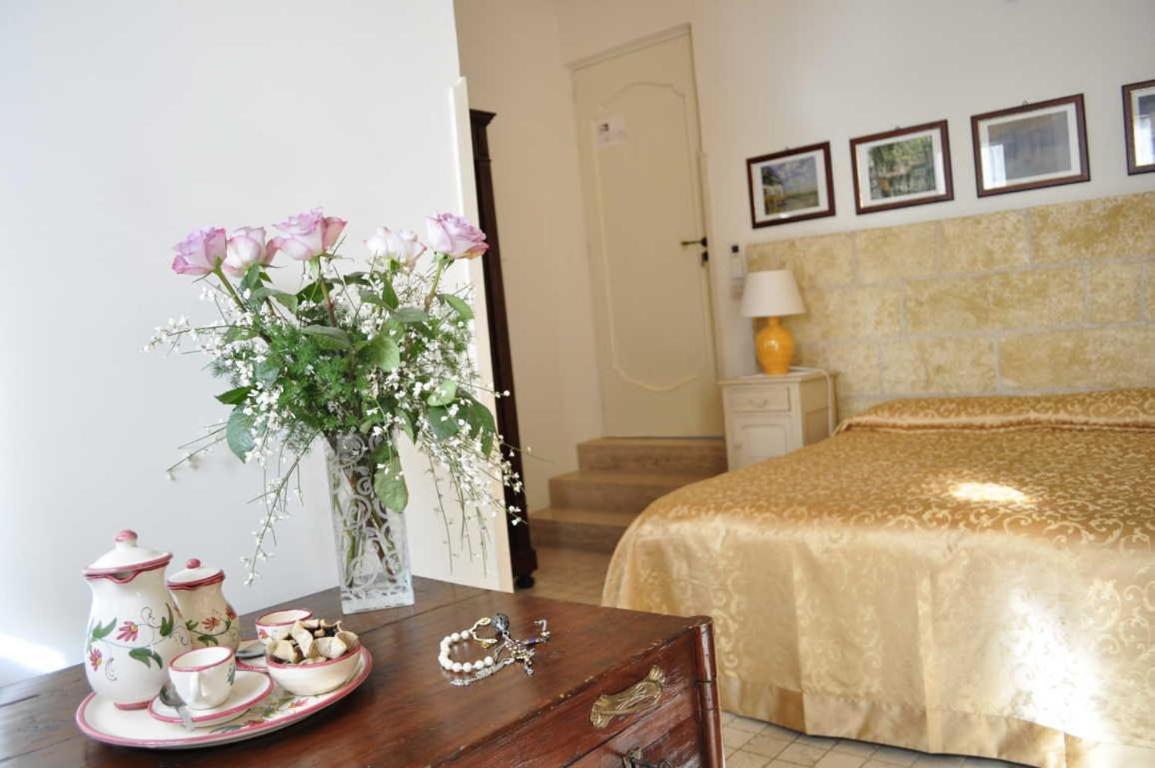 サルヴェ Anticadimora Dei Pepe Bed & Breakfast エクステリア 写真