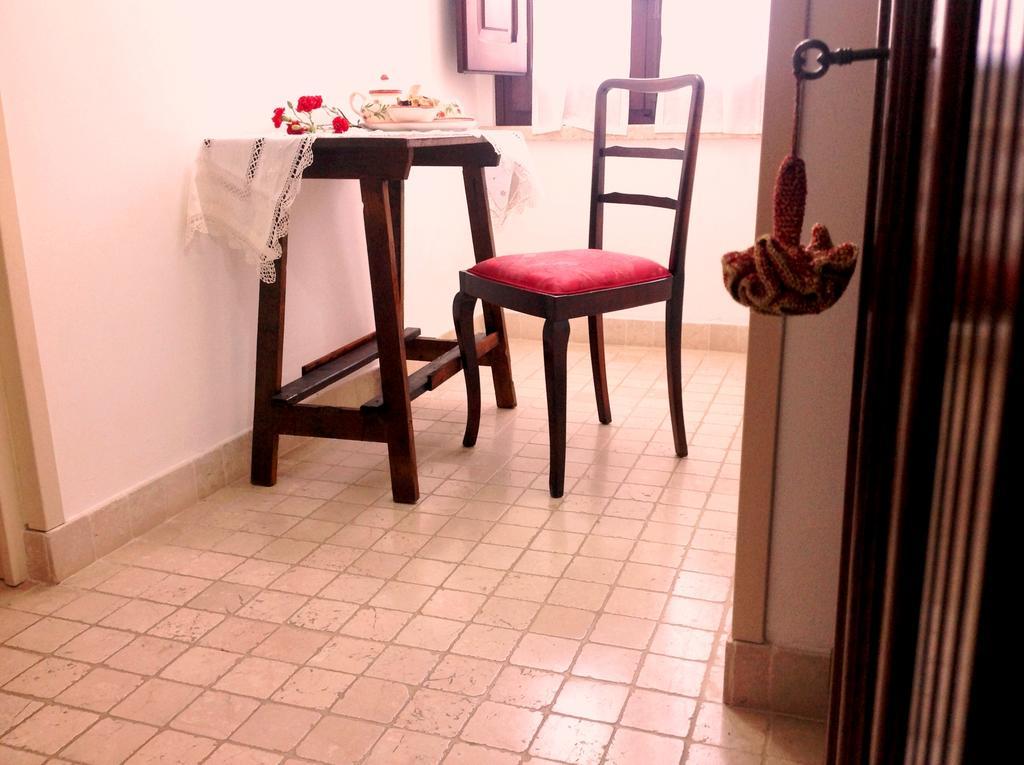 サルヴェ Anticadimora Dei Pepe Bed & Breakfast エクステリア 写真