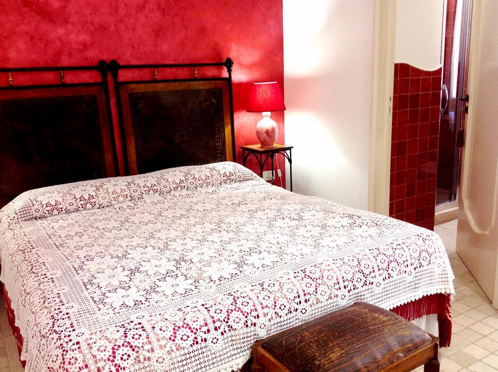 サルヴェ Anticadimora Dei Pepe Bed & Breakfast エクステリア 写真