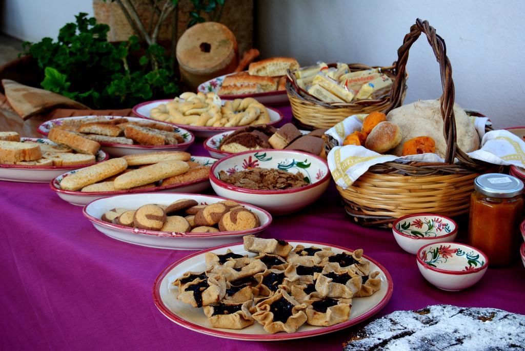 サルヴェ Anticadimora Dei Pepe Bed & Breakfast エクステリア 写真