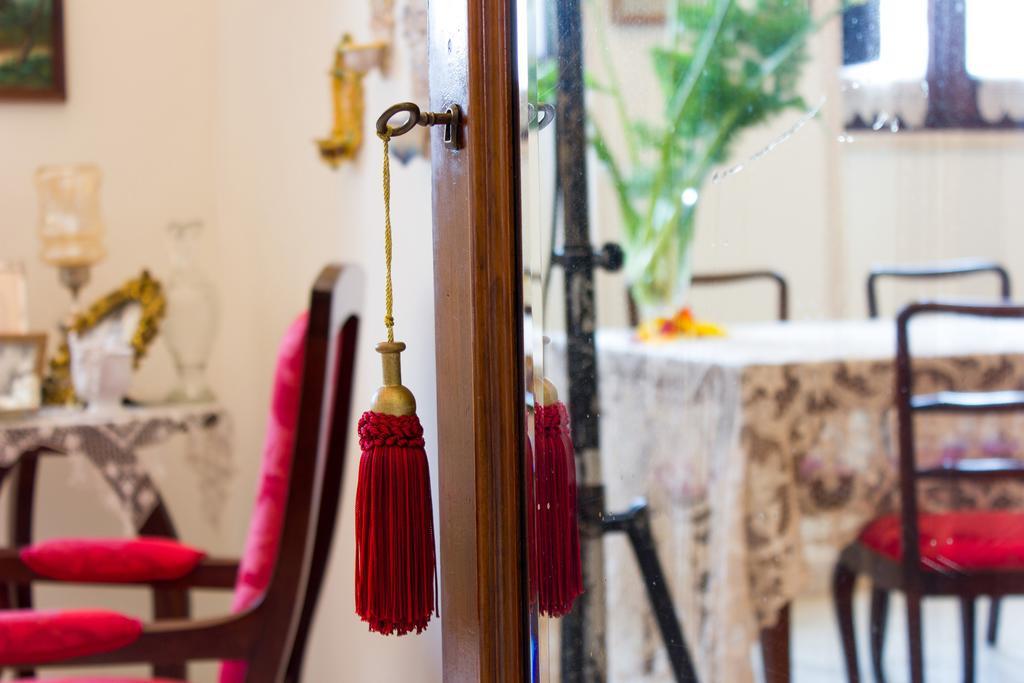 サルヴェ Anticadimora Dei Pepe Bed & Breakfast エクステリア 写真