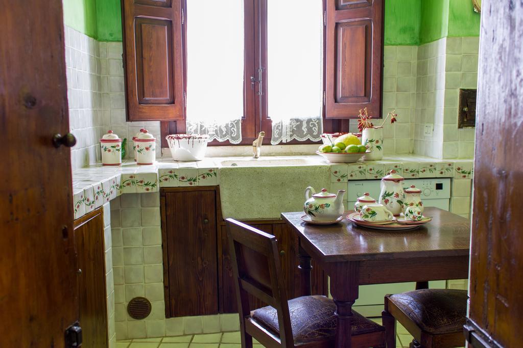 サルヴェ Anticadimora Dei Pepe Bed & Breakfast エクステリア 写真