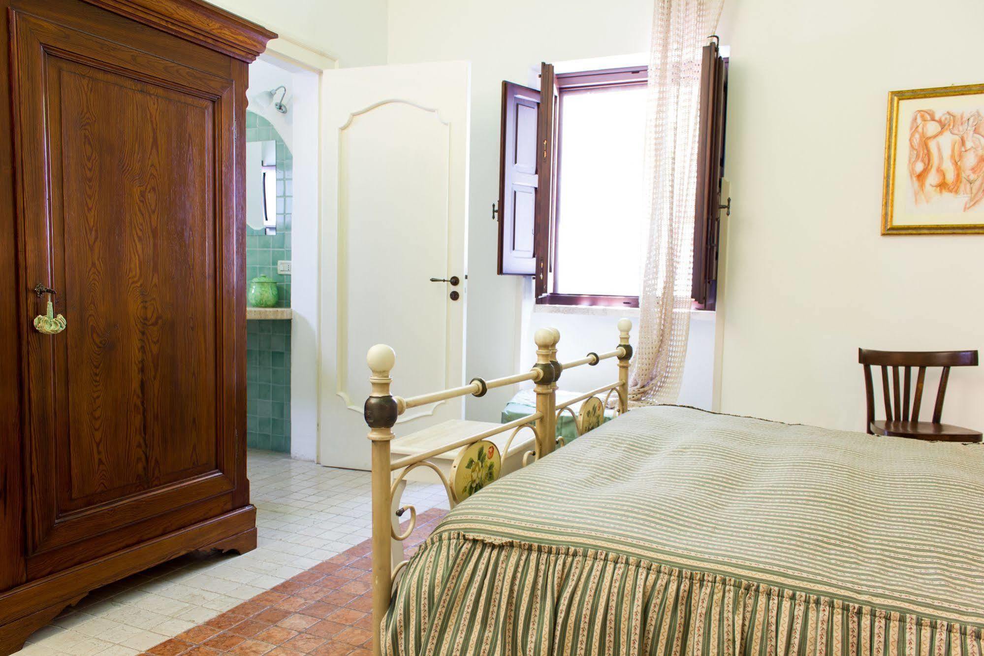 サルヴェ Anticadimora Dei Pepe Bed & Breakfast エクステリア 写真