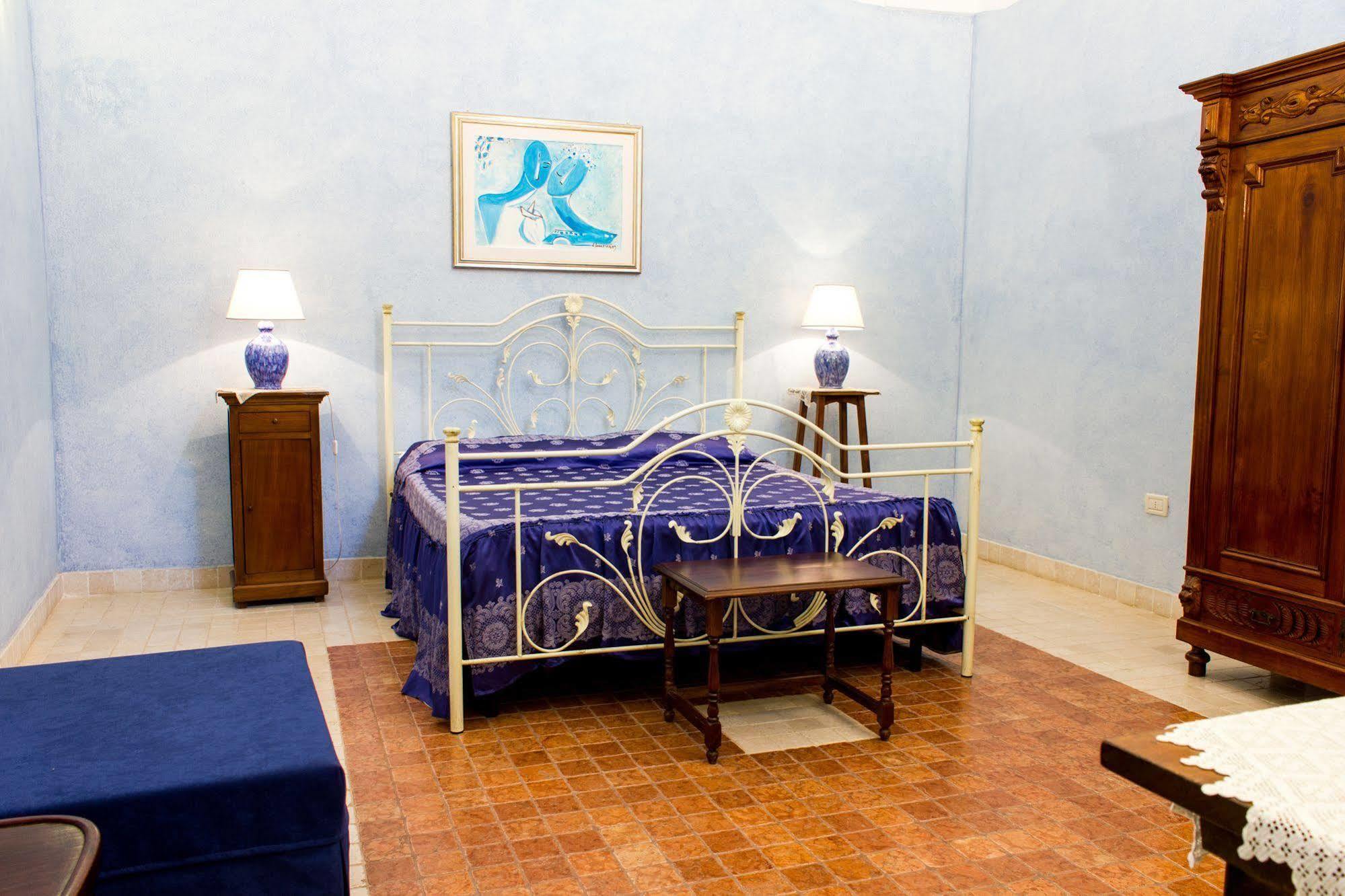 サルヴェ Anticadimora Dei Pepe Bed & Breakfast エクステリア 写真